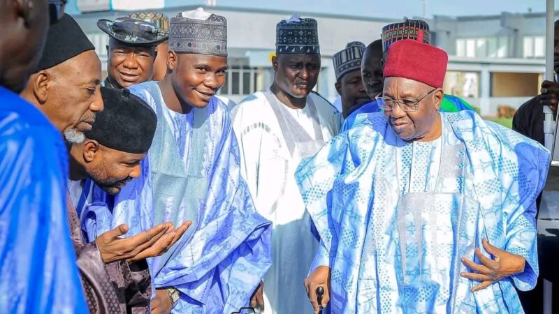 Un Monarque parmi les Monarques : Le Mai Kanuribe de Lagos déroule le tapis rouge pour le Shehu de Borno